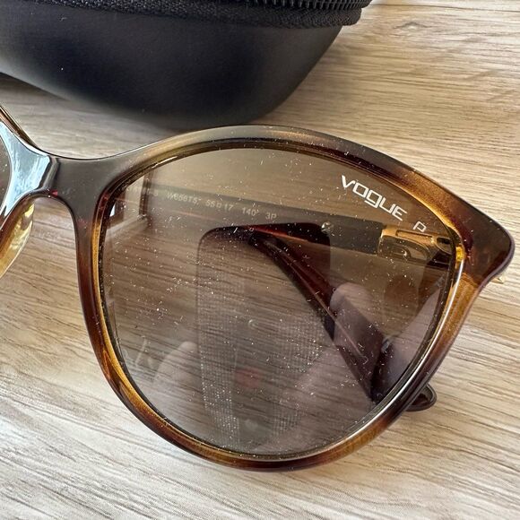 Vogue Sunglasses With Zip Around Sport Case